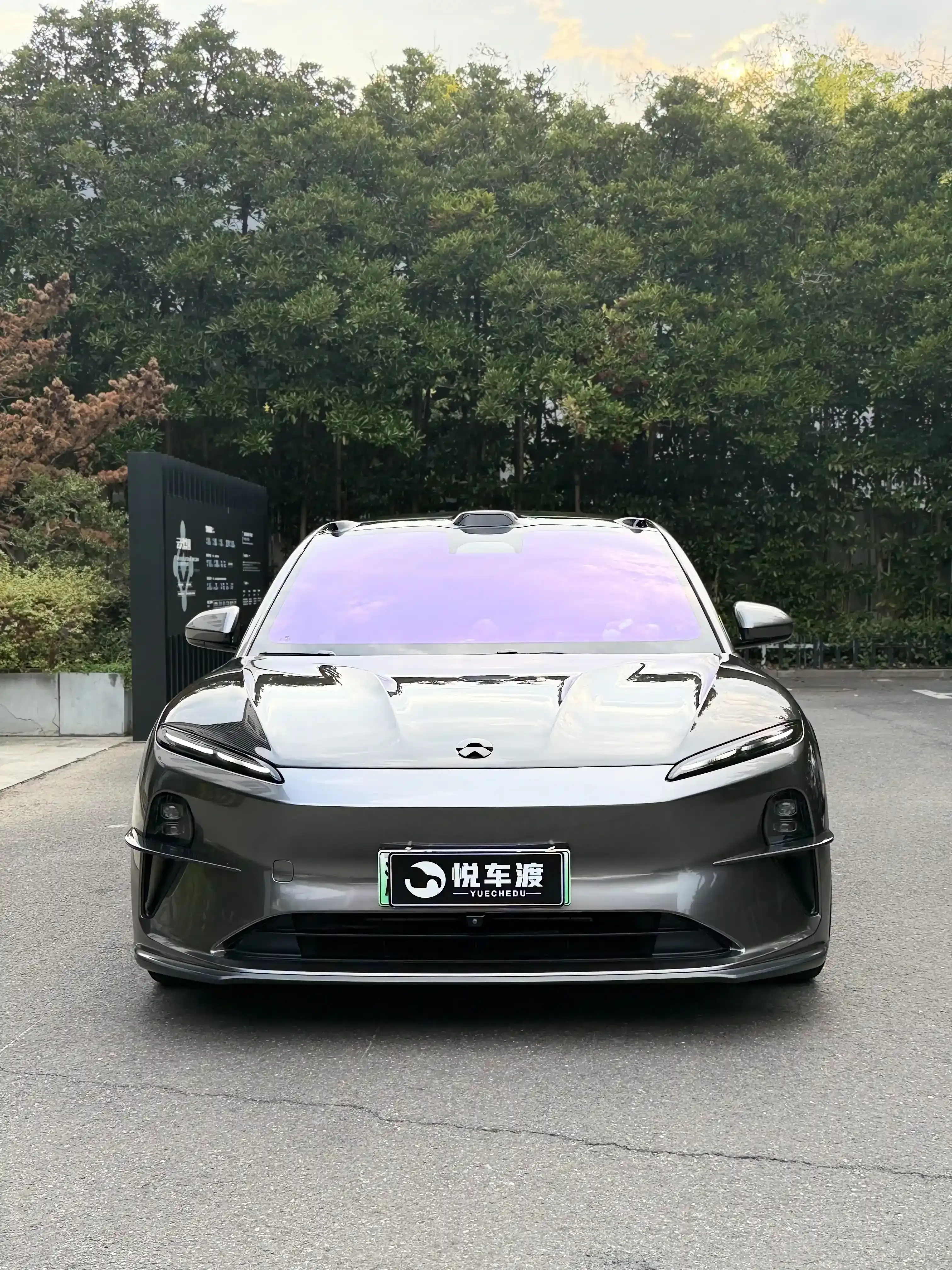 上海蔚来ET5T银色蔚来ET5t车衣+玻璃膜+360软包升级施工实拍图片1,悦车渡专业汽车改装升级,官方质保正品溯源