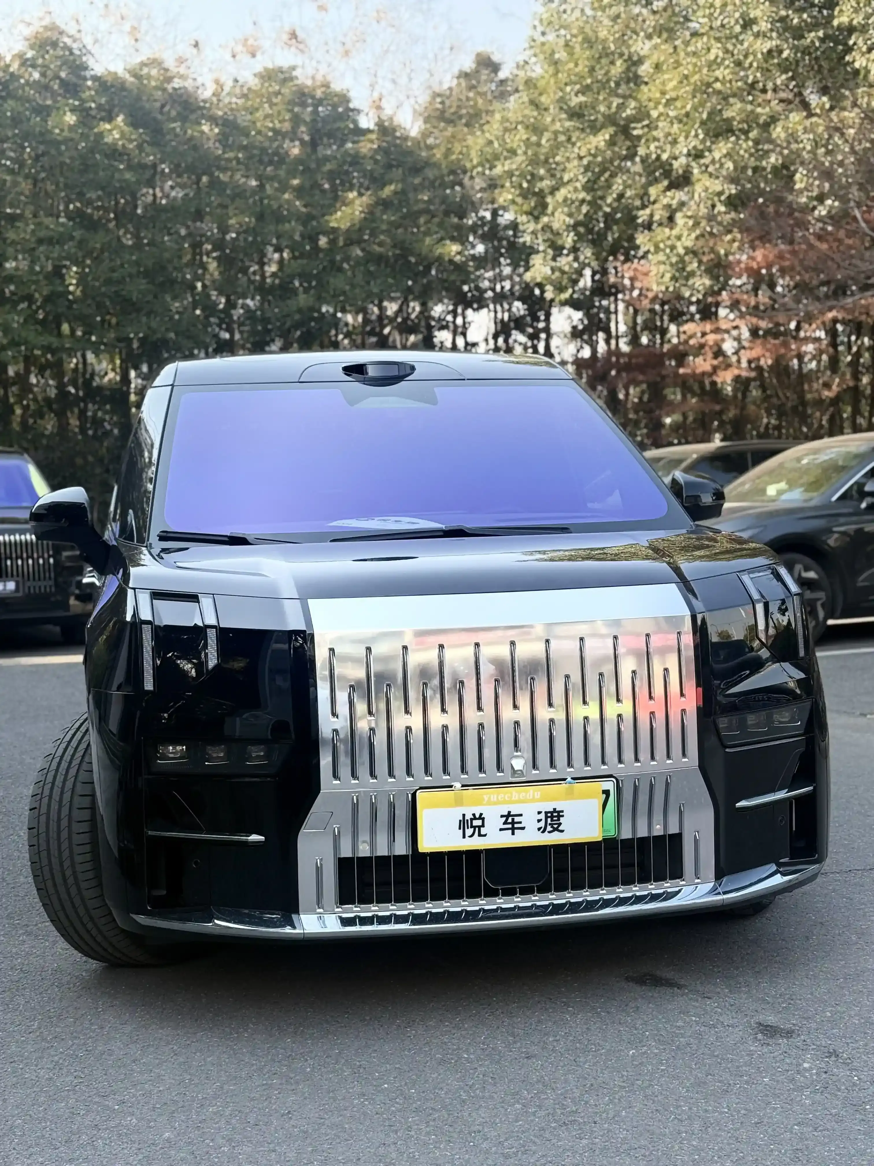 上海极氪极氪009极氪009黑武士黄金五件套升级施工实拍图片3,悦车渡专业汽车改装升级,官方质保正品溯源