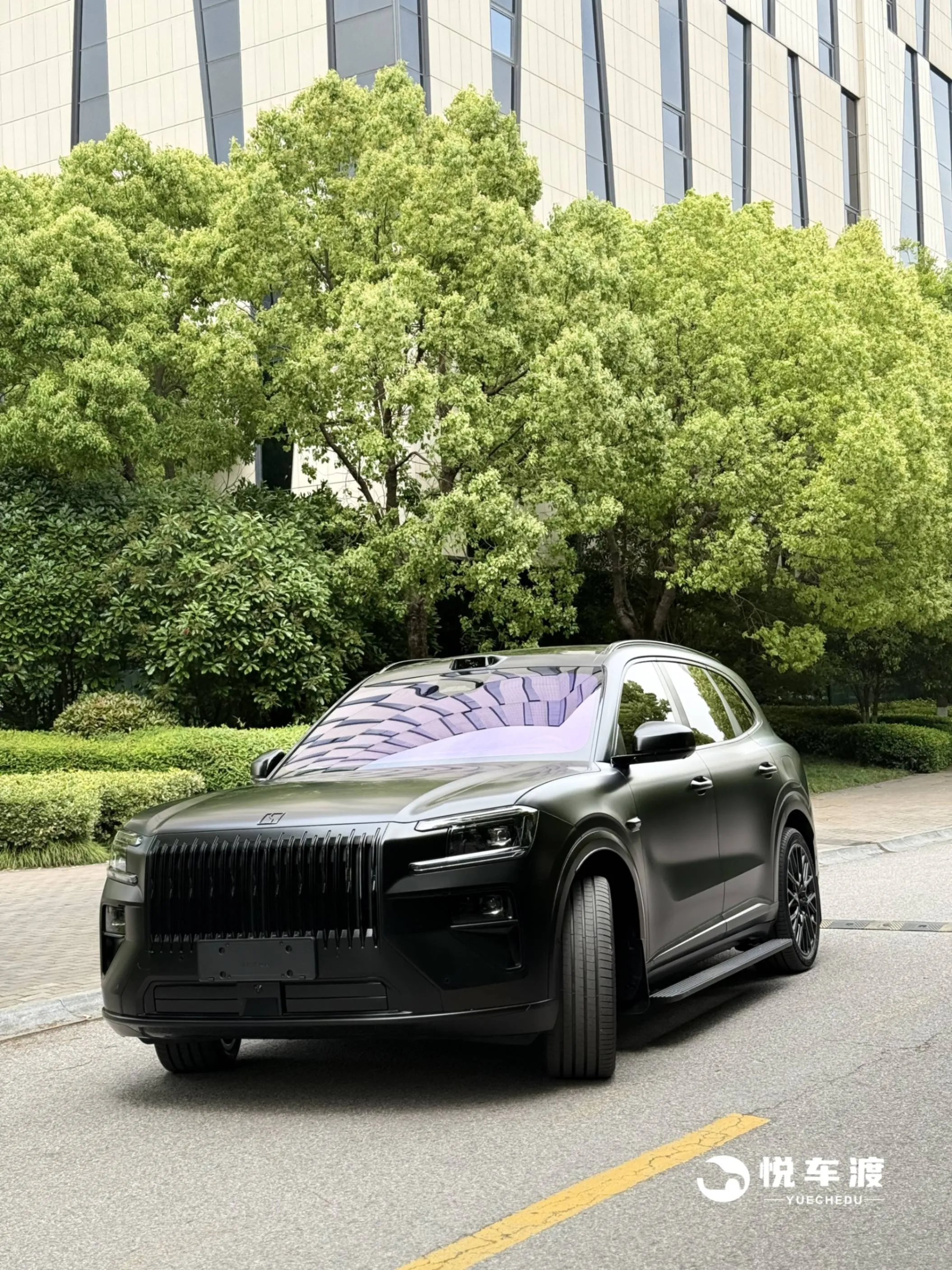 上海极氪极氪8X极氪8X哑光黄金三件套来啦施工实拍图片1,悦车渡专业汽车改装升级,官方质保正品溯源
