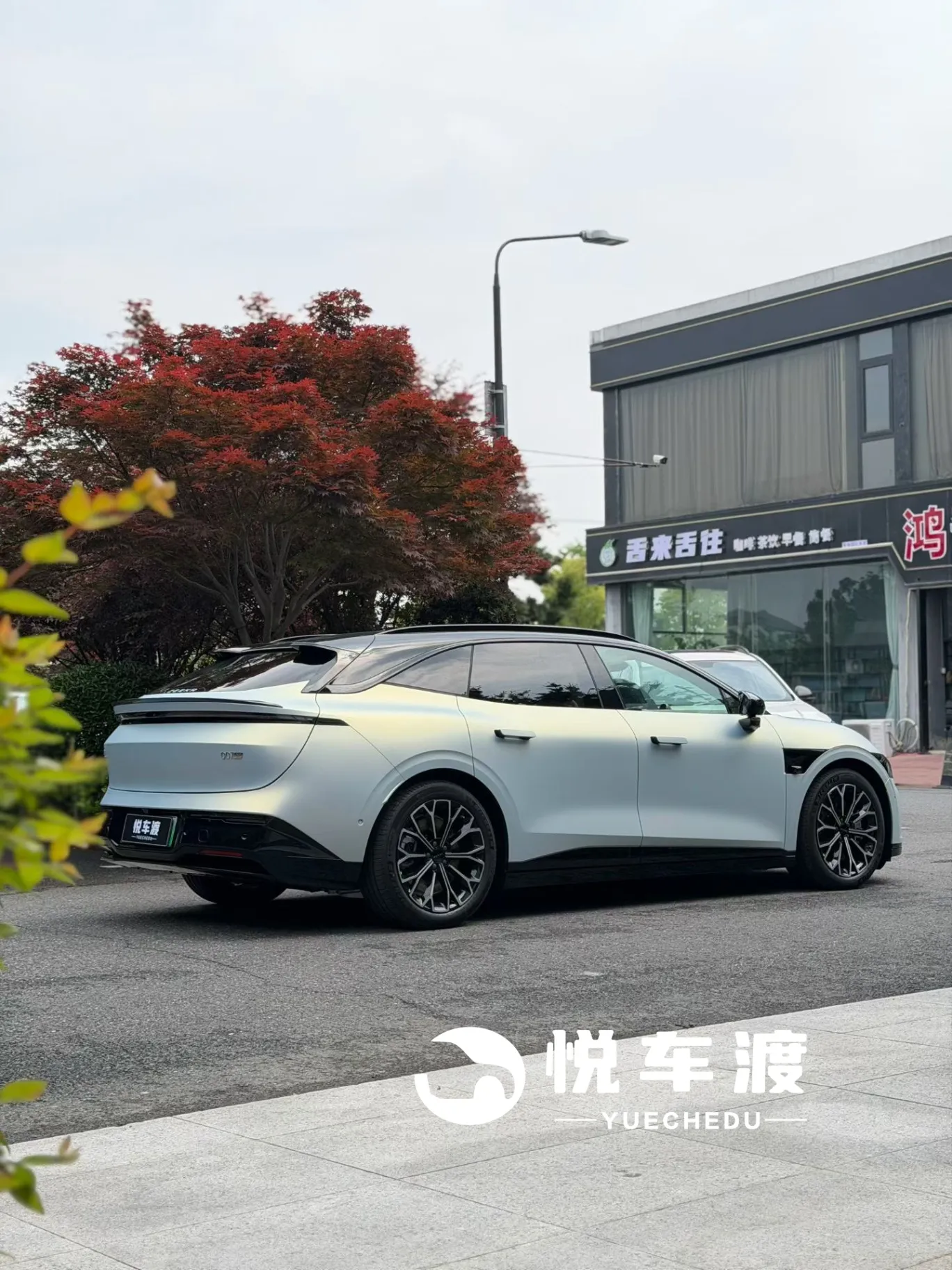上海极氪极氪007GT极氪007GT改色:远峰蓝魅金,听着就很亮的感觉施工实拍图片5,悦车渡专业汽车改装升级,官方质保正品溯源